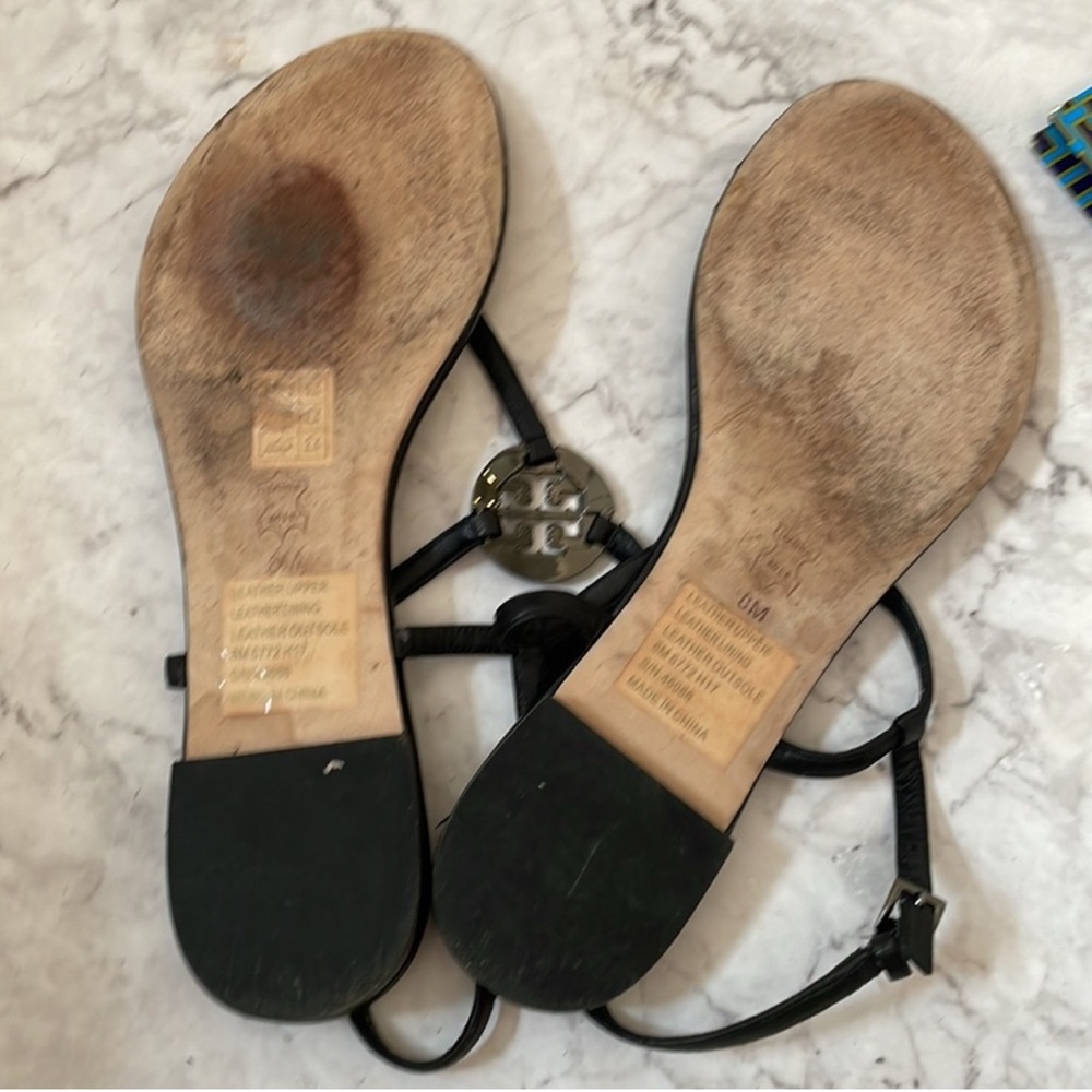 Tory Burch Violet Thong Sandal Black Metallic
Crystal logo - Picture 8 of 8
